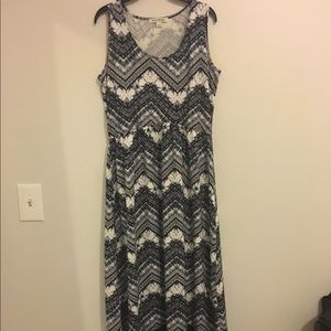 Sleeveless maxi dress